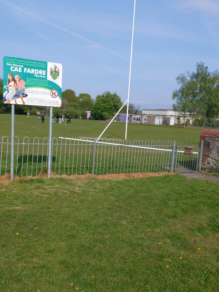 LlantwitRFC's tweet image. Guessing these yobs didn't want our kids to play rugby anytime soon 🤷🏼‍♂️🤬

@RCTCouncil @AndrewMorganRCT