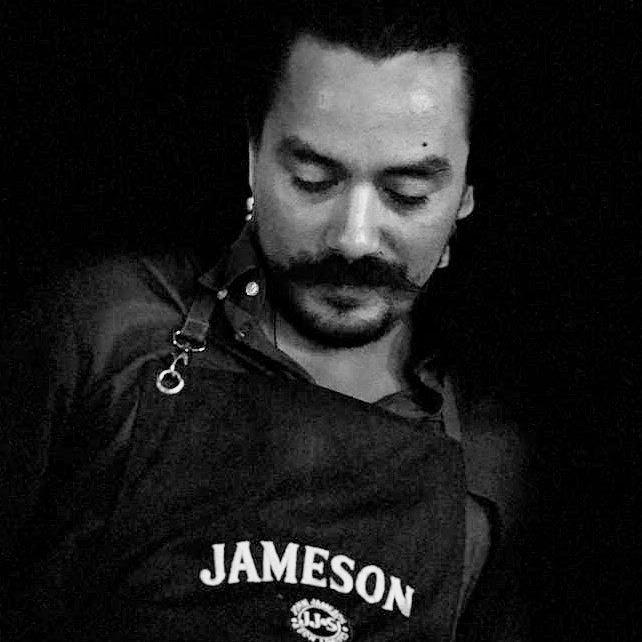 fullbartender's tweet photo. #NuevaFotoDePerfil https://t.co/a2M9ugczNS