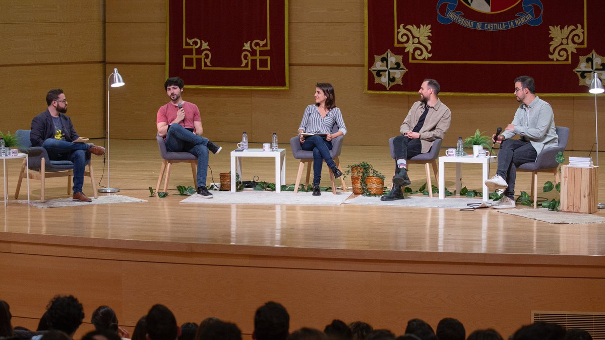 Ciencia y filosofía tienen cosas que decir sobre la inexistencia de Dios y hay implicaciones sociales que debemos tratar. <a href="/SchrodingerGata/">Rocío Vidal</a>, <a href="/gersonmercadal/">Gerson Mercadal</a>, @josuemoreno_a y <a href="/filoadictos/">Café y Filosofía</a> estuvimos hablando sobre ello y NO fue el mismo debate de siempre.
youtube.com/watch?v=qdFl-g…