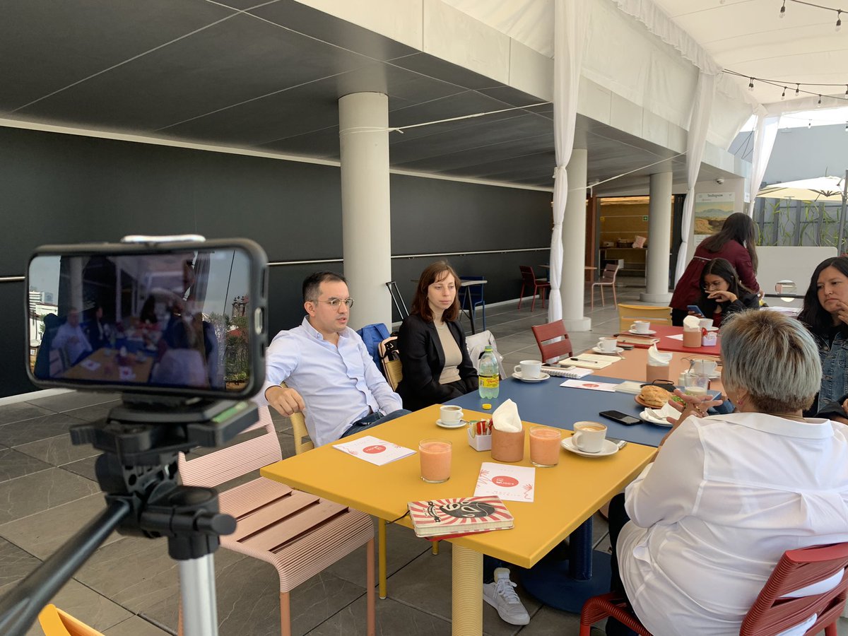 ¡Ya estamos 🔴#EnVivo! 👇

Reúnete con <a href="/MemoBernal/">Guillermo Bernal</a>, nuestro Director Ejecutivo, <a href="/luciana_renner/">Luciana Renner</a>, nuestra Directora Asociada, <a href="/ANIDARAC/">ANIDAR</a>, Julieta Fuentes y <a href="/brenda_vertiz/">Brenda Vertiz</a> para platicar sobre herramientas del #UrbanismoTáctico👇
📲 fb.watch/cHPiMbElmE/