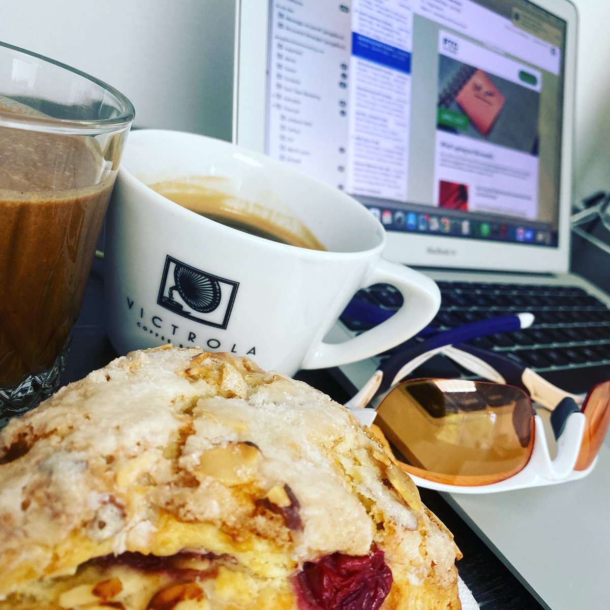 greggmaykish's tweet photo. This is shaping up to be a great day!! Let’s do this. #fridayvibes #carpediem #seizetheday #caffè #buoncaffè #espresso ☕️ #afterworkout #cyclinglife #cycling #reward #cherryscone 🍒 #ciliegie #freshbaked #localbakery @IrwinsBakery #fridaymood #positivity 🦋 @VictrolaCoffee https://t.co/d2vqfYcHNE