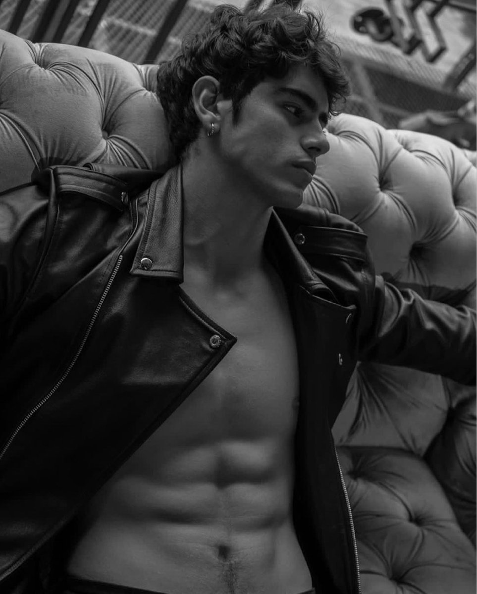 SWAYINGSTUD's tweet image. ⠀⠀⠀⠀⠀⠀⠀⠀⠀⠀⠀⠀⠀⠀⠀⠀⠀⠀⠀⠀⠀
⠀
           “𝘎𝘰𝘵 𝘮𝘺 𝘦𝘢𝘳 𝘱𝘪𝘦𝘳𝘤𝘦𝘥 𝘵𝘰𝘥𝘢𝘺.”