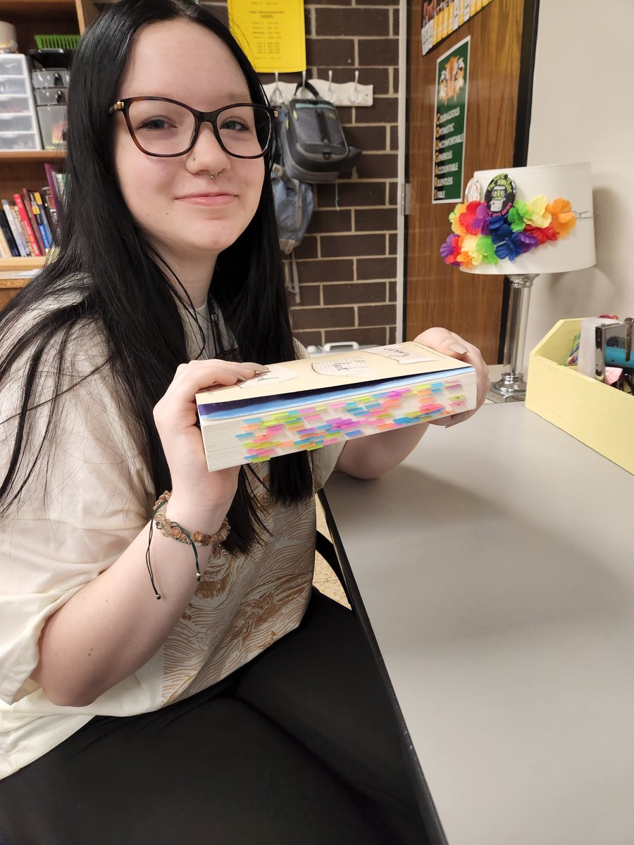 This is how we stickynote annotate! 
The inside is just as beautiful💛
#allmarkedup
APLit here we come! 
<a href="/Langtonsclass/">Christina Langton</a> <a href="/JfKclassof24/">JFKclassof24</a>