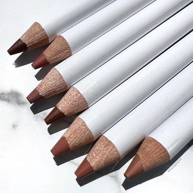 MakeupByMario's tweet photo. These creamy, super comfortable shades of the #UltraSuede® Sculpting Lip Pencil compliment every skin tone for a your-lips-but-better look.
⠀⠀⠀⠀⠀⠀⠀⠀⠀
📸 by #MBMfam @leahgperez
⠀⠀⠀⠀⠀⠀⠀⠀⠀
Shop now on https://t.co/Oh4BhTY9cj & @sephora
#MakeupByMario https://t.co/lLn0pXS5JP