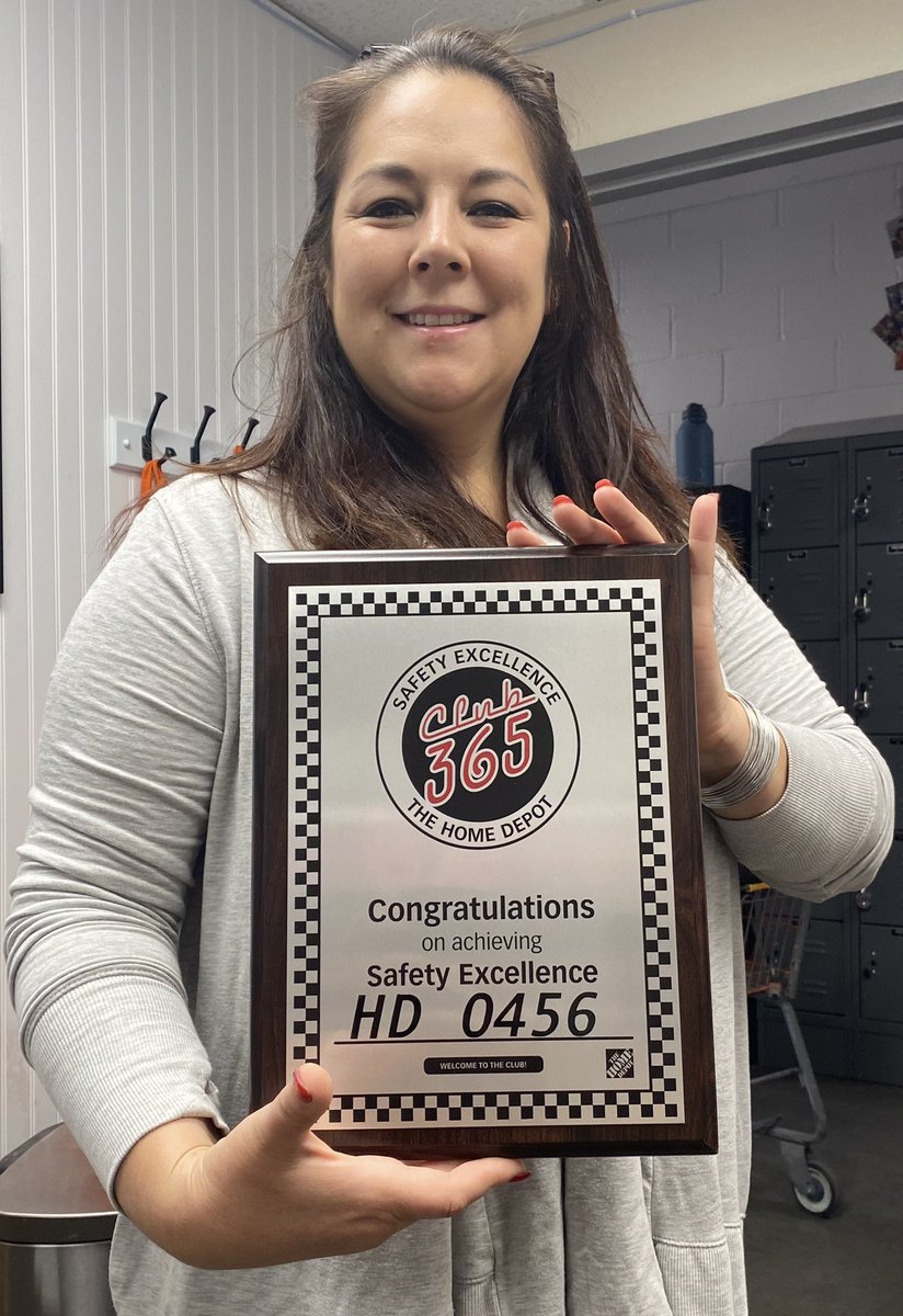 Dario K ๐บ๐ธ๐ง๐ฆ๐ผ (@dariok2018) on Twitter photo Our OASM Monika proudly showing off the 365 club plaque! Thank you all for working safe and looking after each other and our customers. 0๏ธโฃ4๏ธโฃ5๏ธโฃ6๏ธโฃ rocks! <a href="/CodydayHD/">Cody Day</a> <a href="/D66Celest/">Sheldon Celestine ๐น๐น๐บ๐ธ</a> <a href="/DJJKsanchez/">Donny Sanchez</a> @monikav2015 <a href="/CXM_Joe_HD0456/">CXM_Joe_HD0456</a> <a href="/Beth51904742/">Beth Hopper</a> <a href="/cat_thanner/">Cathy Thanner</a> Our OASM Monika proudly showing off the 365 club plaque! Thank you all for working safe and looking after each other and our customers. 0๏ธโฃ4๏ธโฃ5๏ธโฃ6๏ธโฃ rocks! <a href="/CodydayHD/">Cody Day</a> <a href="/D66Celest/">Sheldon Celestine ๐น๐น๐บ๐ธ</a> <a href="/DJJKsanchez/">Donny Sanchez</a> @monikav2015 <a href="/CXM_Joe_HD0456/">CXM_Joe_HD0456</a> <a href="/Beth51904742/">Beth Hopper</a> <a href="/cat_thanner/">Cathy Thanner</a>