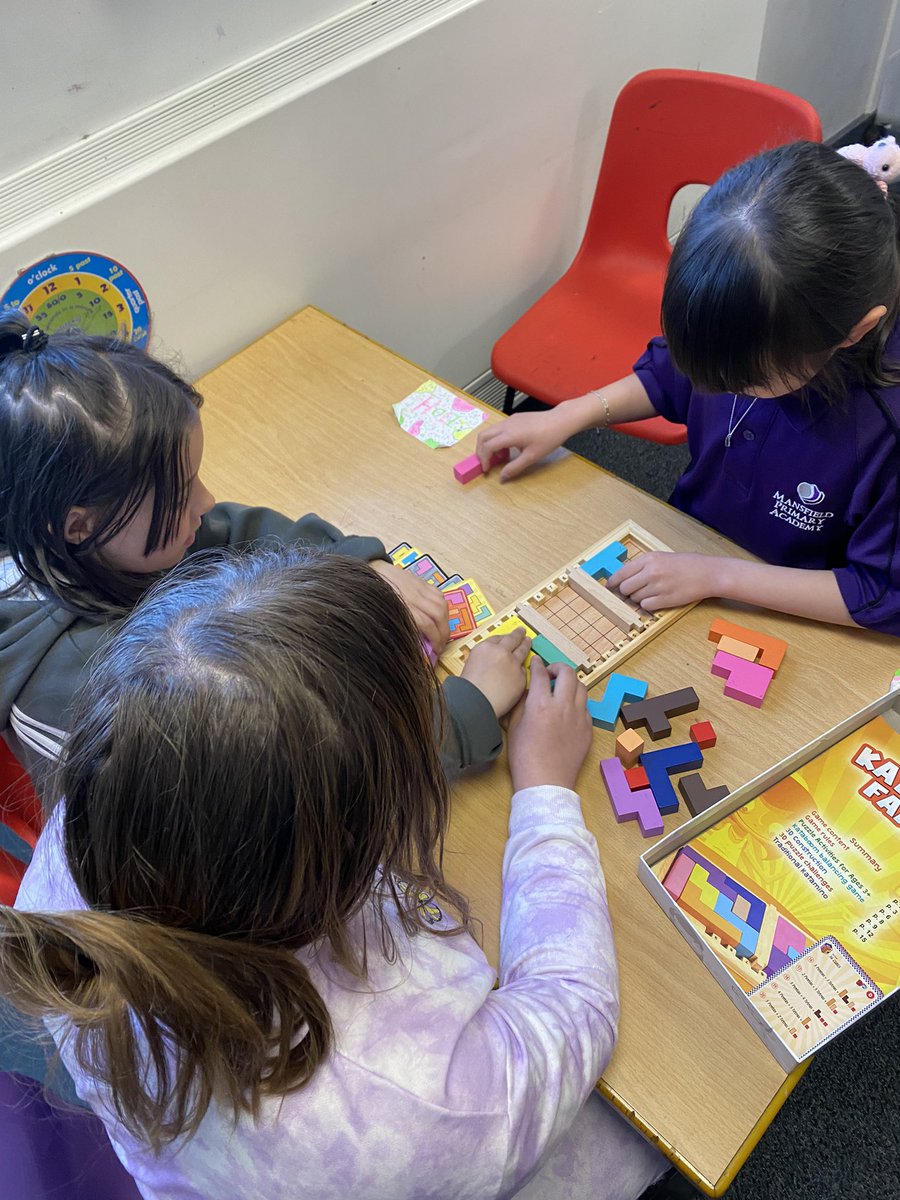 MissEBacon's tweet photo. Year 4 and 5 have had a fantastic day with Imagination Gaming using problem solving techniques and challenges. @MansfieldGAT #imaginationgaming https://t.co/wPH4MF4mbJ