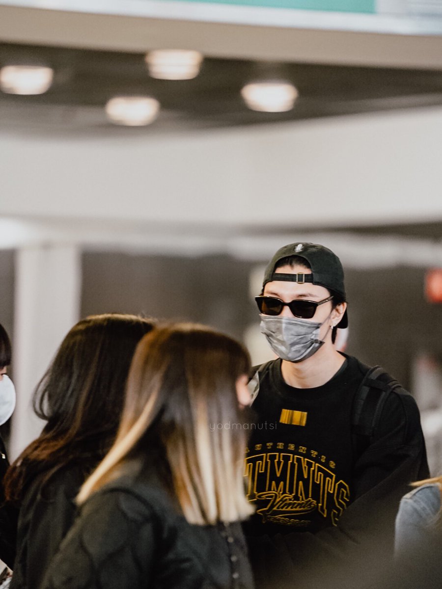 yodmanutsi's tweet photo. 220429 JFK 🛬

welcome to NYC 
ได้เจอจอนนี่ในรอบ 2 ปีคับ
ดีใจหลายยยยยย ไวบ์หนุ่มเมกันมาเลยยยยยย 
#NCT127 #JOHNNY #쟈니 #서영호 https://t.co/NuBddxReUh