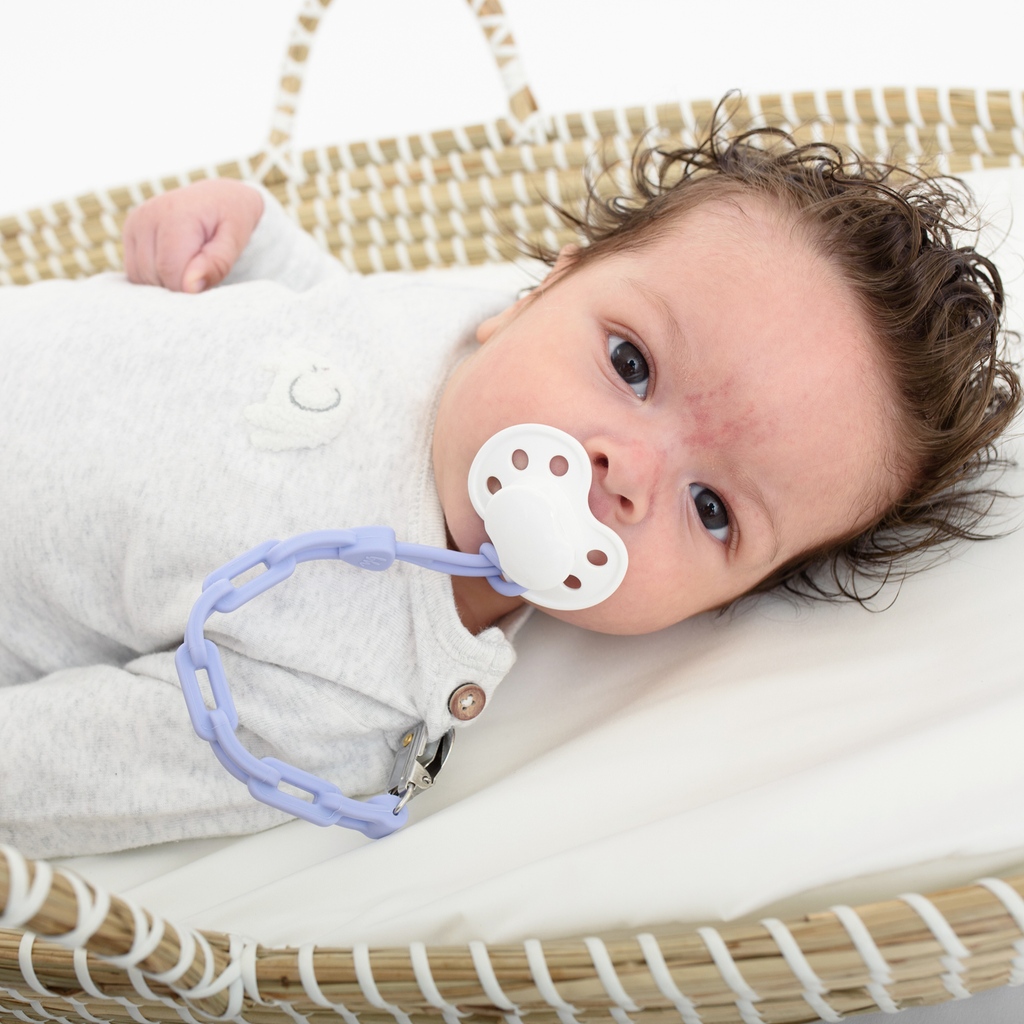 BooginHead's tweet photo. 💜🟣💜 Purple party!!  Our new Silicone Chain Teethers and Pacifier Clips balance between lavender and periwinkle. Perfect for any baby, we think purple, once the color reserved for royalty, is gender neutral, warm, calm, and peaceful.

#booginhead 

https://t.co/rKt58DkAJT https://t.co/tWDIcfOl59