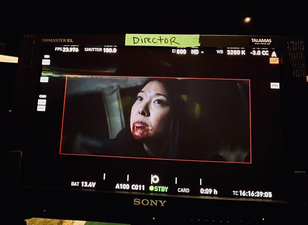 mikiishikawa's tweet photo. Have a bloody good weekend 🧛‍♀️🩸 https://t.co/kJN2JgVKb9