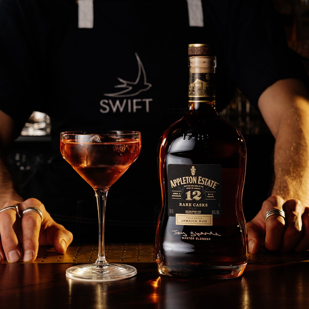 AppletonRumUK's tweet image. The Hip Strip cocktail by @barswift. Made in Soho, inspired by Jamaica. Join us at Swift #Soho on Tuesday 3rd May for Jamaican inspired Appleton Estate rum cocktails and British jazz. Live performance by @tesshirst. 

Book now bit.ly/3vrnRi0