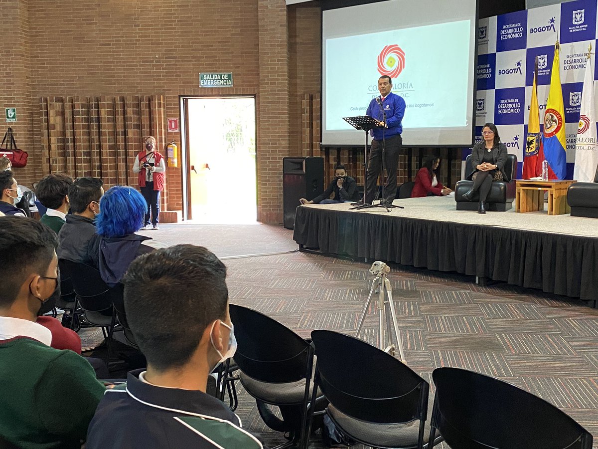 ContraloriaBta's tweet photo. #ControlEstudiantil Estamos comprometidos con seguir promoviendo en los jóvenes de las institucines educativas oficiales la importancia de la protección del patrimonio colectivo. @Educacionbogota https://t.co/65bT0XMk0A