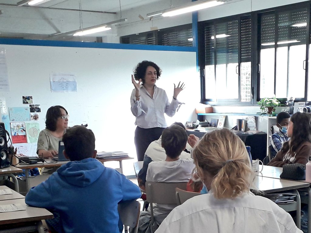 DavidSauriMi's tweet photo. Un pla secret, salvar Venècia i el canvi climàtic

@CintaArasa i el seu nou llibre "Acqua alta" amb la joventut lectora de primària de @EscolaSolc

📖 https://t.co/qVDHjIvUYW

Foment i animació a la lectura
@jollibre @SANTILLANA_es 

Entra i descobreix
📚 https://t.co/tAUJmCa4lC https://t.co/Kc87nDzPzv