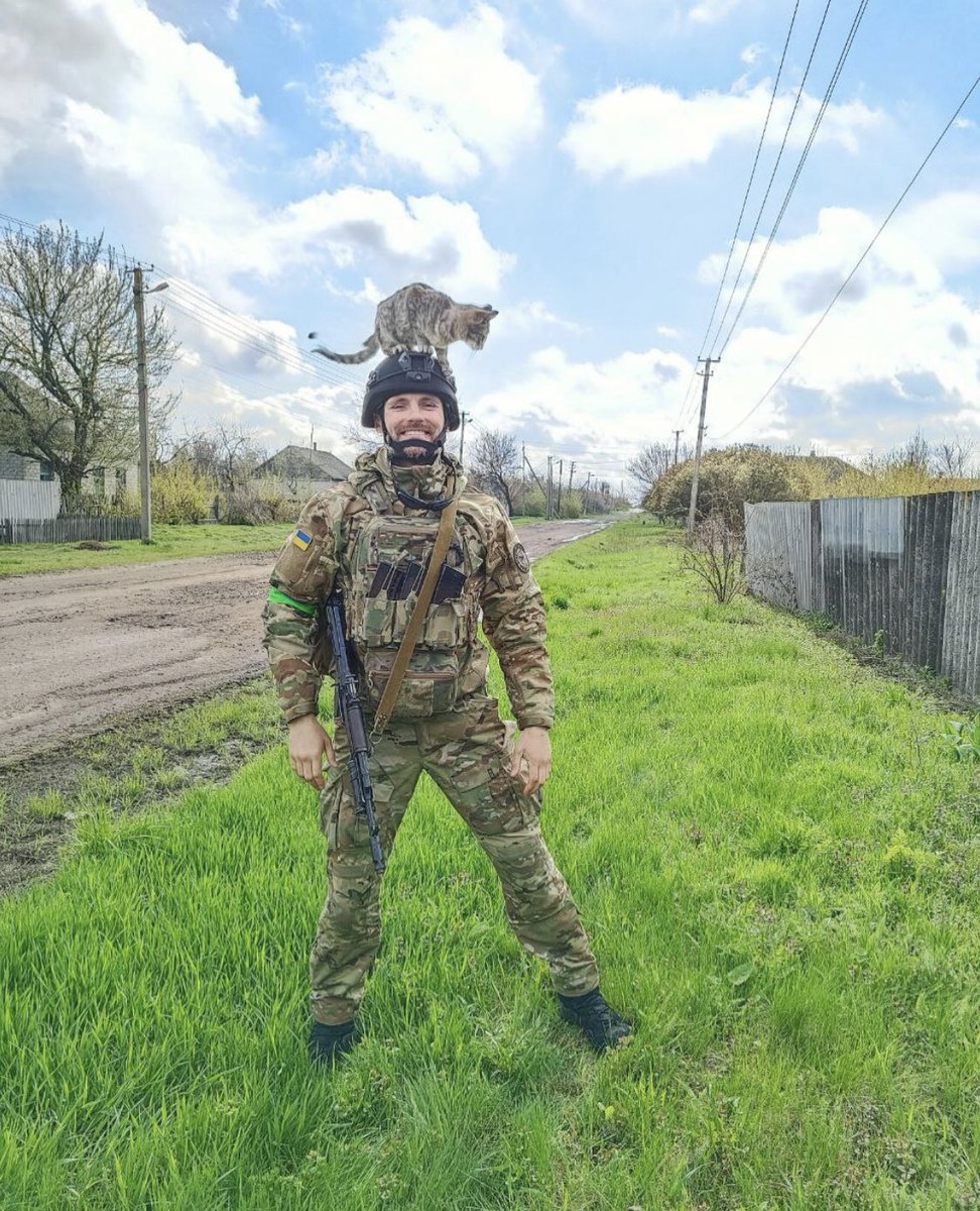 UKRINFORM's tweet image. Ідеальні напарники на варті спокою українців 🥰