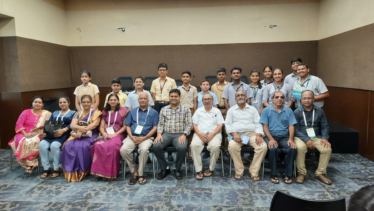 ncaor_goa's tweet photo. Dr.AvinashKumar @kumaravinash13, as an 'Expert' during the session- Know the Scientist of #SCIFFI 2022, interacted with the students and general public.
@moesgoi #scicomm https://t.co/KEdGODmDei