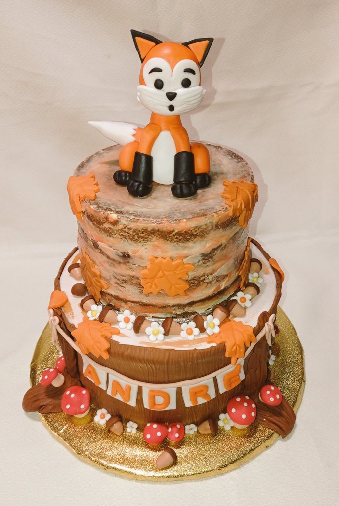 LibelulaColocha's tweet photo. Un zorrito muy especial para celebrar el primer año de André!🥰
#Cake
#FirstBirthdayCake https://t.co/GhAkoyPuh9