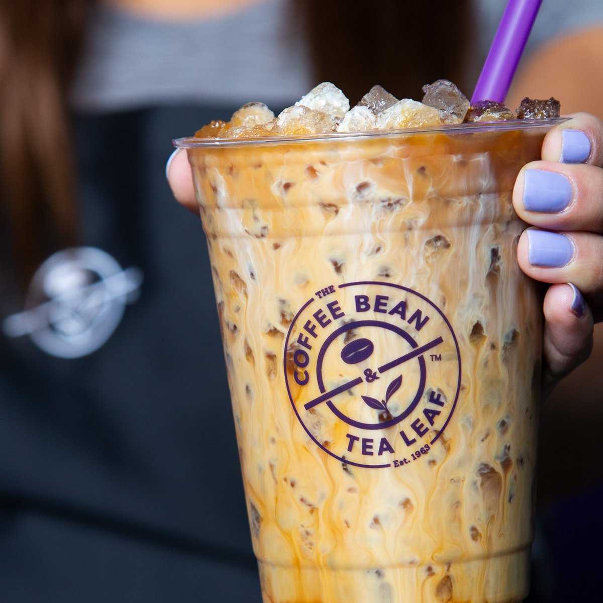 TheCoffeeBean's tweet image. Happy Friday!! 
Start your day with one of our creamy Caramel Cold Brew Lattes.