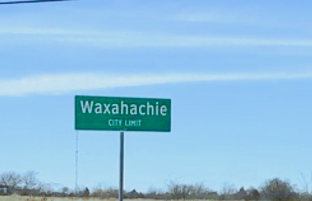 _TiffNScott's tweet photo. Just to confirm.. YES @mirandalambert #Waxahachie is still on 35!  Drove thru today blaring my new favorite song 🎵 🎶 https://t.co/FMttn6WnEf