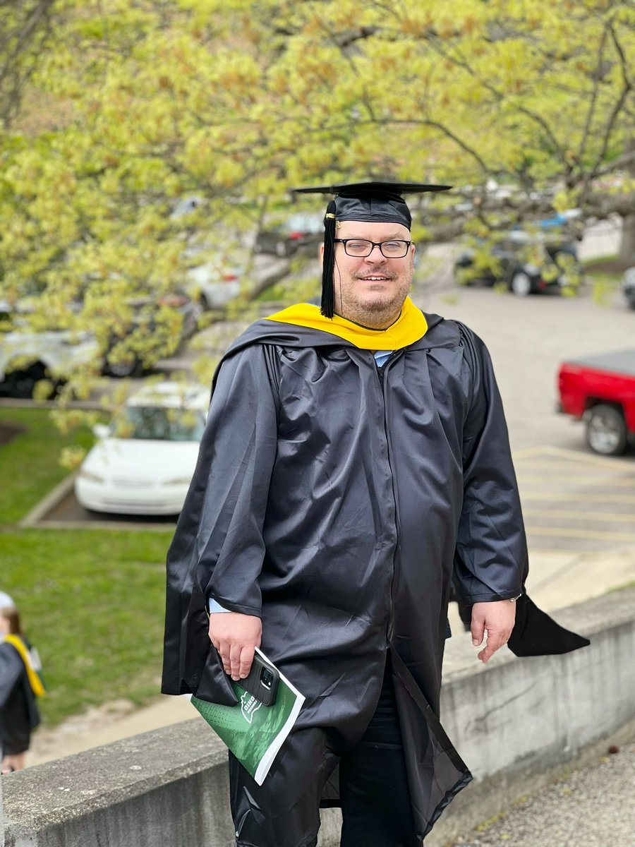 1AmeliaRobinson's tweet photo. So proud and happy for @AR_Shoemaker. He put in the work and earned all A’s (a perfect 4.0) in his master degree program at @ohiou. More than that, he invested in himself. #bobcatfamily #wifebrag #tiggersdaddyissmart #GoOhio #mygraduate https://t.co/jnhVKr9h3X