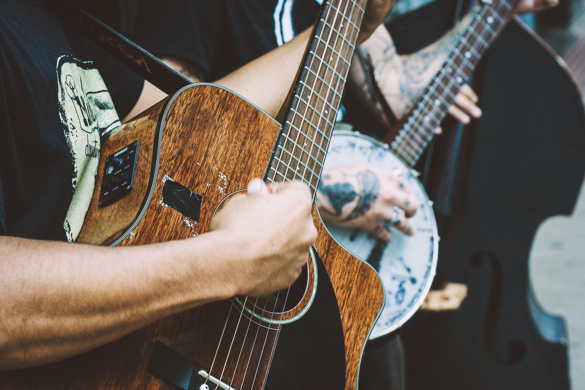 Outdoor spring weather, live music, and a brewery: what more can you ask for in a Roswell event? From The Earth Brewing Outdoor Spring Concert Series is back with an amazing lineup. Head to their page to see the April schedule! loom.ly/Y_dbi5U