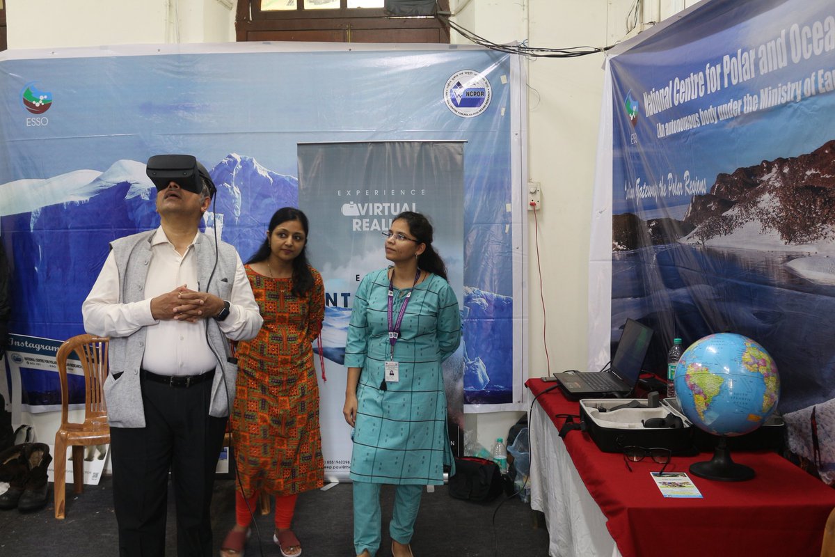 ncaor_goa's tweet photo. During #SCIFFI 2022, the University of Mumbai Vice-Chancellor, Prof. Suhas Pednekar visited the stall of NCPOR, Goa, and appreciated the wide array of research being conducted at the institute.
@moesgoi https://t.co/uK0nxzfhSF