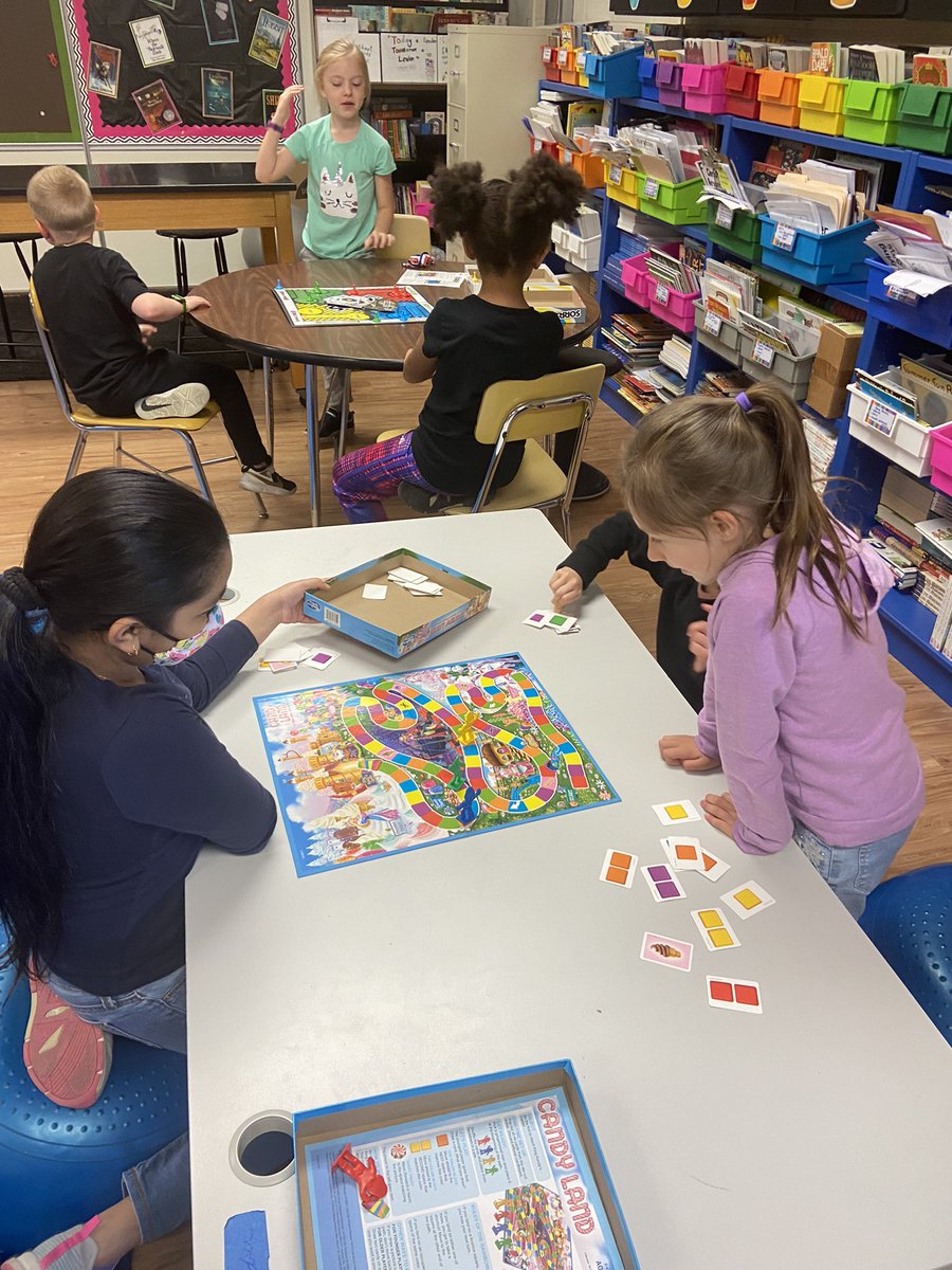TeachJen2's tweet photo. G is for games. Celebrating game day with our kindergarten friends. #EXCEL @Ms_EFoster @BCSDHuntington @MrsYoak15 @BevMusil https://t.co/MVHvu8AQq9