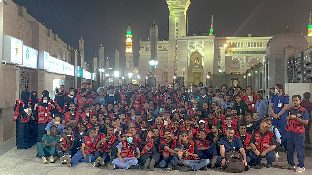 Drbeso7's tweet image. الحمدلله عالكمال والتمام شعور لايوصف لما تنقذ حياة شخصين في يوم واحد ، الحمدلله اليوم اشتغلنا CPR ناجح لحالتين حفظنا حياتهم..
الحمدلله يارب 🙏 😭🖤
شكر من القلب للقلب للتيم القوي 😍
@voldnsrca997 
@b_beessoo 
@MazenAlhajili 
@AlghabbanA 
@mofidAhMd 
@MWK_AH