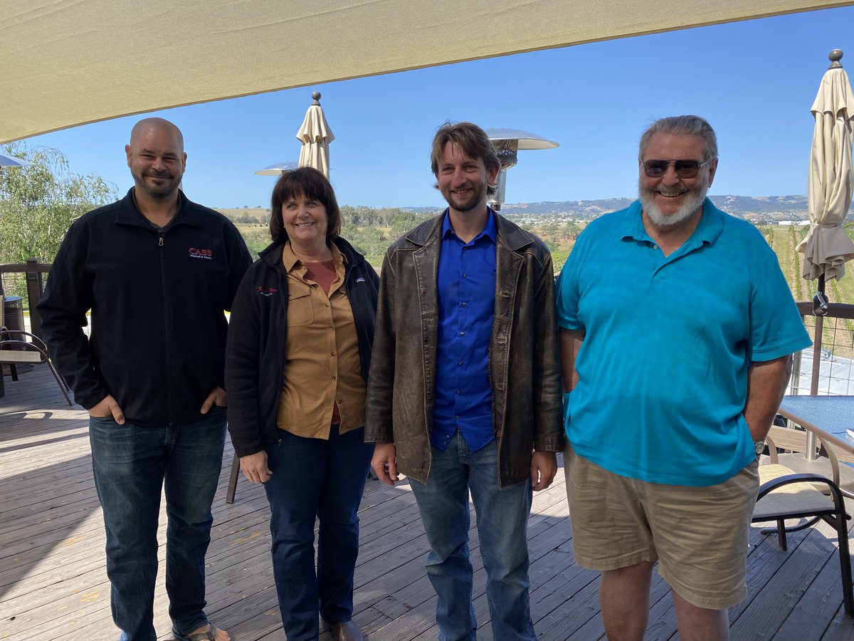 dallaswinechick tweet media