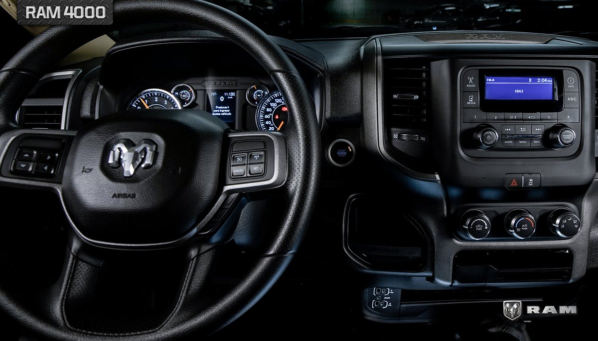 RAM_MX's tweet photo. Cuando creamos #RAM4000 no fue suficiente incluir versatilidad y capacidades únicas; los detalles también fueron importantes para hacer la pickup de trabajo con el estilo más imponente.💪🏼😎
Conoce el camión de la familia #RAM:
https://t.co/FfSKTuv9vT
#ATodoConTodo #RAMComercial https://t.co/HXBebYGNTS