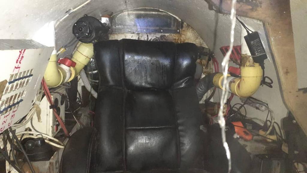 dhernandezlarez's tweet photo. Operación Escudo Bolivariano 2022 “Vuelvan Caras", FANB en ejercicio de nuestra soberanía captura embarcación casco rígido tipo submarino en las márgenes del Río Arauca. Utilizado por los TANCOL para sacar sus drogas desde Colombia a través de nuestro territorio. https://t.co/WCf2ezjDZT