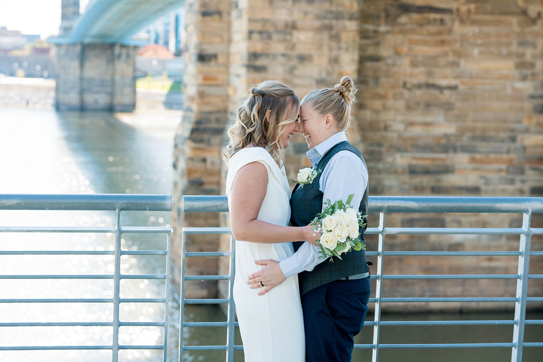 equallywed's tweet photo. When it came to their โperfect day,โ Kayla + Randi โ never saw themselves having a big, elaborate wedding. They wanted their wedding to be as intimate as possible, to focus on the event itself: their marriage. #EquallyWedโ
โ Check out this latest feature! https://t.co/Viw4Bd7UYV https://t.co/YGNb7Dupej