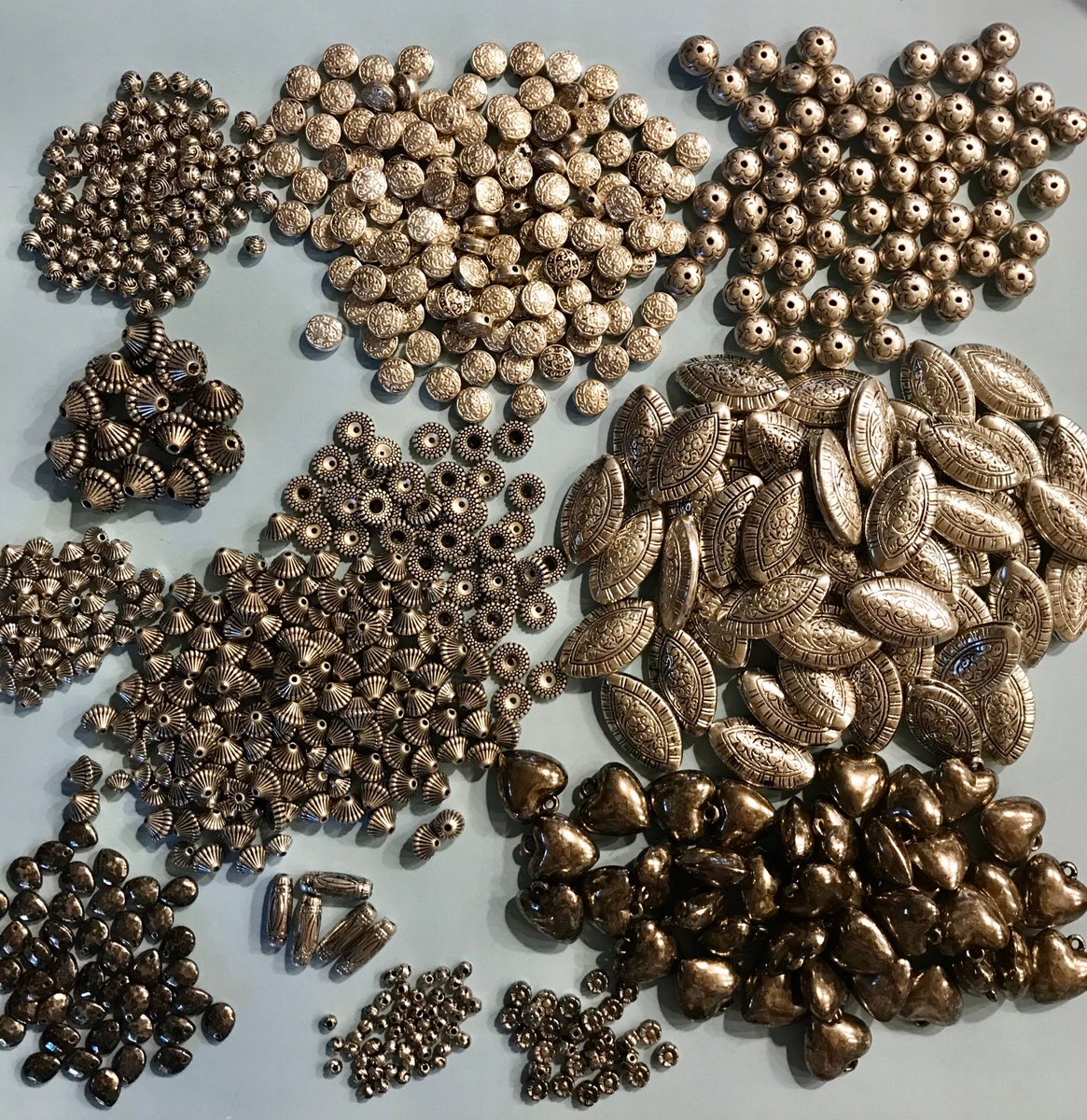 BySupply1's tweet image. Jewelry Making Kit: Assorted Findings in Silver Finish Lot of about 1000 pieces by BySupply tuppu.net/a3ee9ea6 #bysupply #Etsy #AssortedShapes