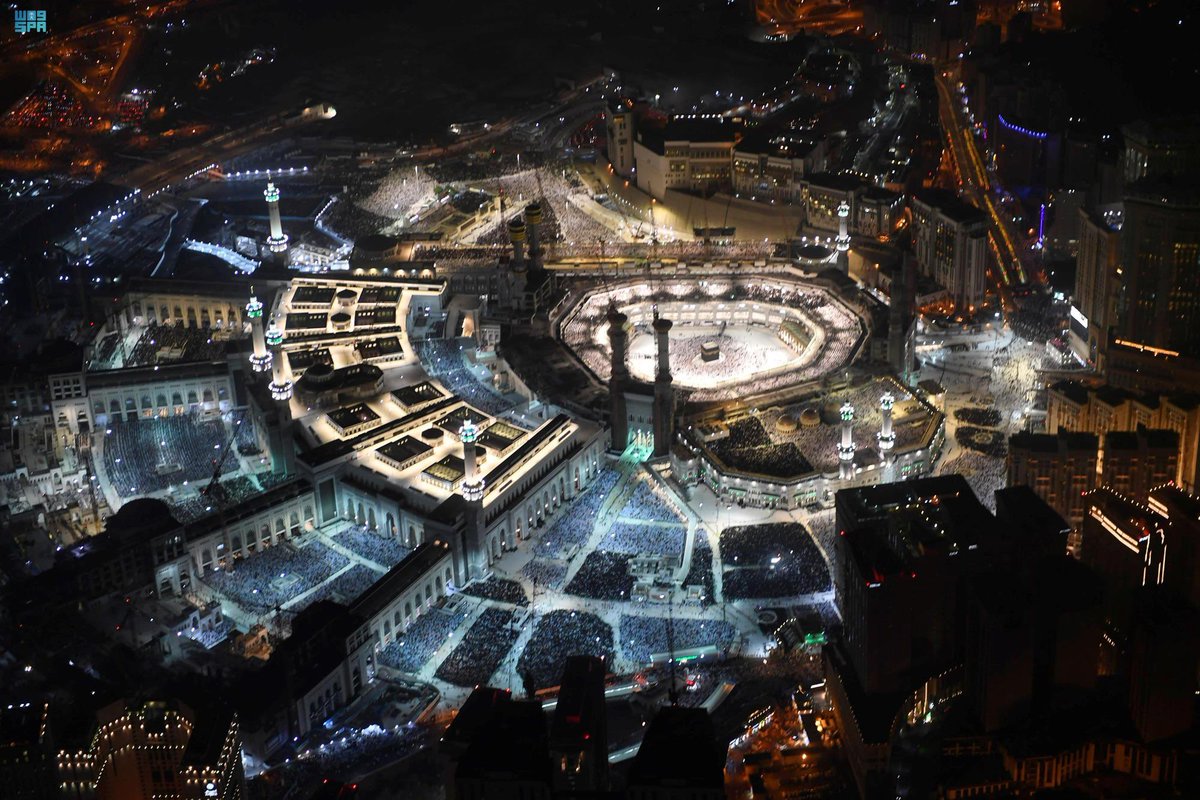 insharifain's tweet photo. PICTURES: The Grand Mosque tonight during the Completion of Qur’an 1443/ 2022 https://t.co/KIgG2pns1Y