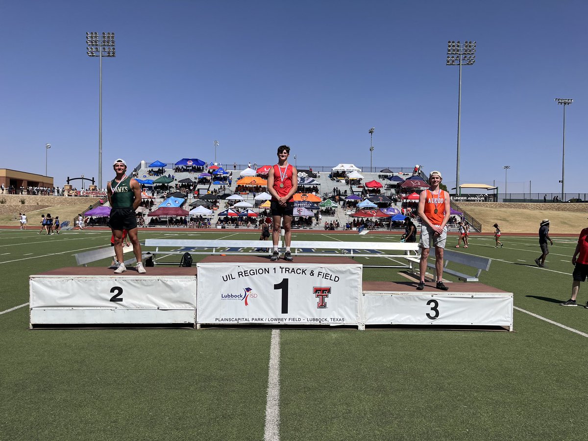 🚨🚨 HEADED TO AUSTIN 🚨🚨

🥇<a href="/reecewi37110471/">Reece williams</a> TAKES FIRST IN POLE VAULT…

#USAGAINSTHEWORLD

@AYGATT_recruits <a href="/BurlesonSports/">Burleson ISD Athletics</a> <a href="/ElkPrincipal/">Mr. Leek</a>