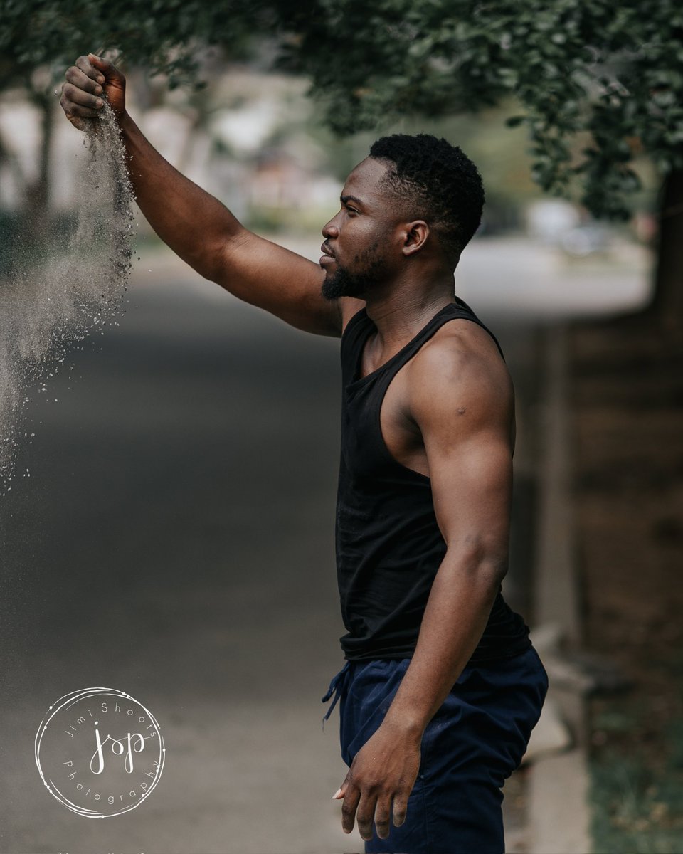 JimiShoots's tweet photo. More for the #InternationalDanceDay with @WaleAleb #jimishoots #dance #shootforfun #smokebombs #smokegrenades https://t.co/EM4tTrg2ds