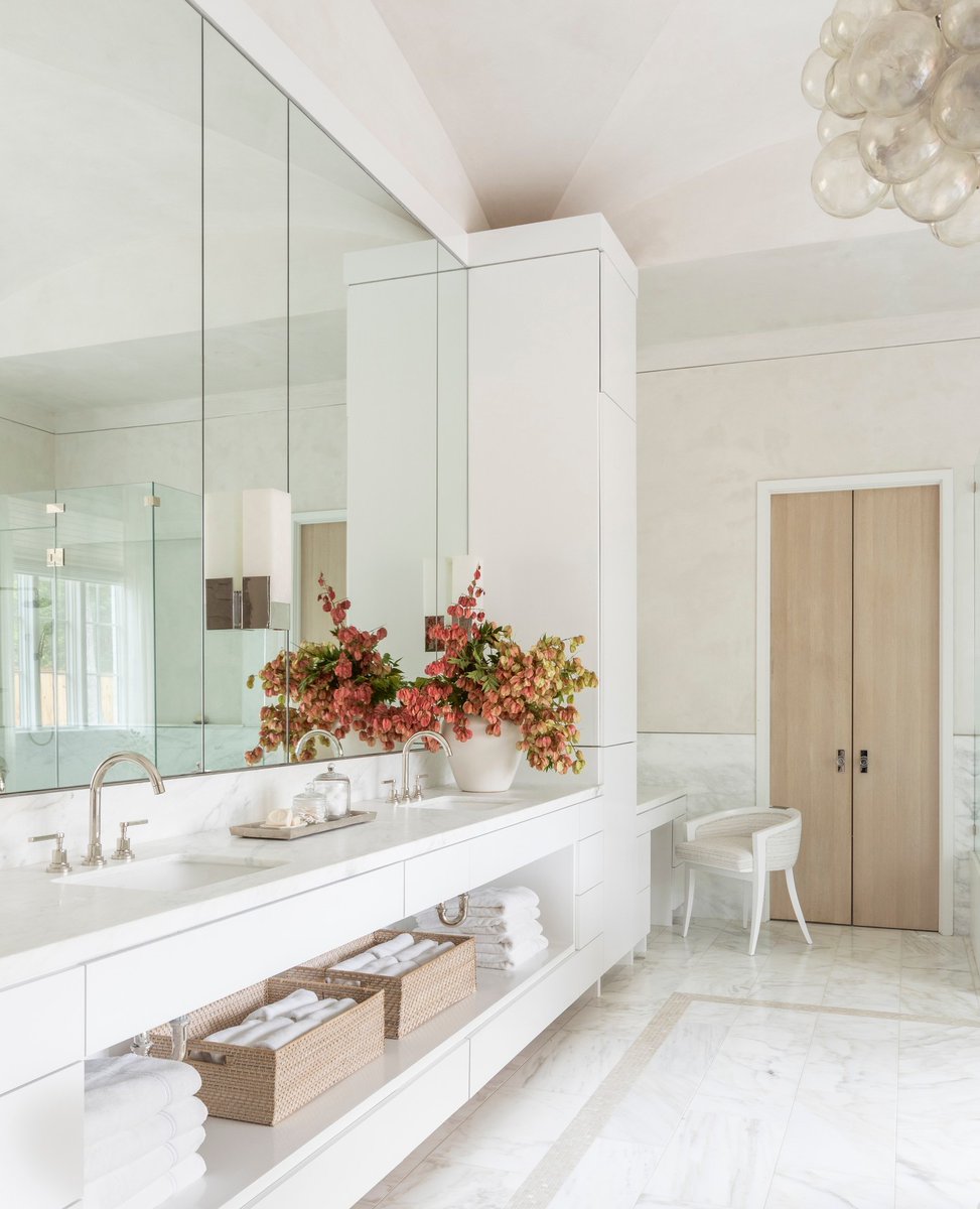 "Adding natural light is the best thing you can do for a room, it brings a beauty that is incomparable." ⁠
⁠
- Marie Flanigan 

// #MFImoments #MarieFlaniganInteriors #TheBeautyofHome