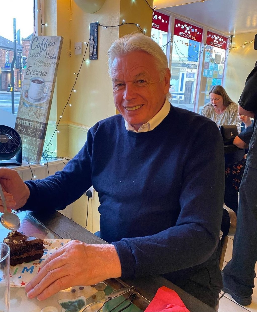 Happy birthday to the legend Mr David Icke! reinstate his account! 