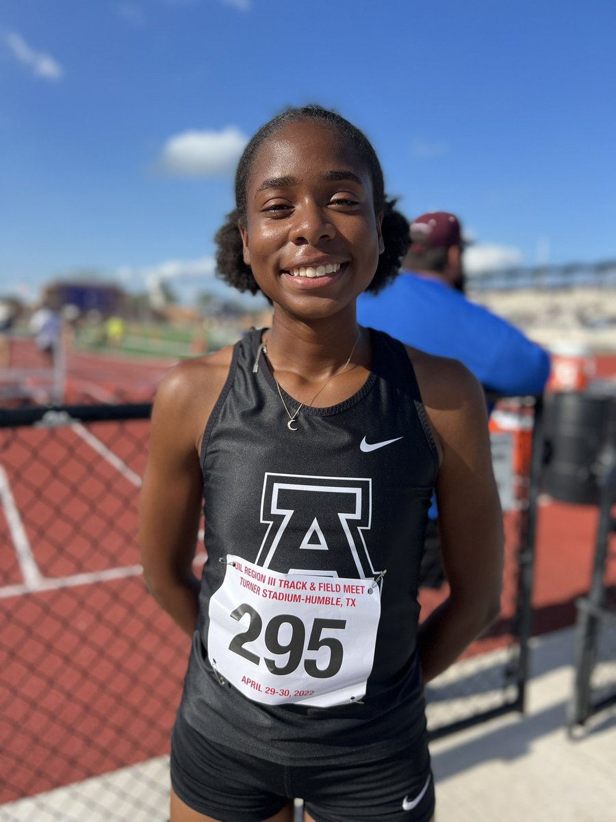 AHSBulldogTrack's tweet photo. Jade Harris makes a memorable entrance and ADVANCES to FINALS in the 100mh!!! Her teammates made sure to show up and show out!!! Love these girls and the love they have for one another! @SFAHS_Bulldogs @FBISDAthletics @AHSBulldogTrack @AHSBulldogs https://t.co/T7cSXvBp6X