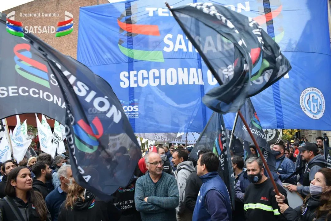 SATSAIDcordoba's tweet photo. #Movilizamos
👥🇬🇲
SATSAID Córdoba participó de la movilización y acto conmemorativo al 1°de Mayo.
- Contra la precariedad del trabajo.
- Por el trabajo digno.
- En defensa de los salarios.
👥🇬🇲
@cgtoficialcordoba
#SatsaidCba
#1°deMayo 🇦🇷
#SatsaidCbaTeInforma 📲 https://t.co/LW2Lj6iYje