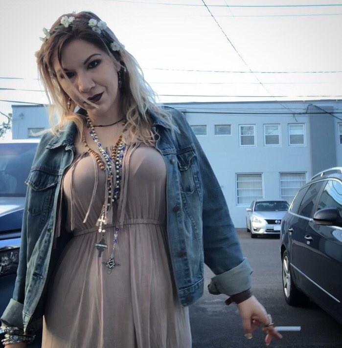 ViVaFoxyFoxxy's tweet photo. Foxy Foxxy: a lilโ ray of sunshine, green witch, vinyl collector, wanderluster, reader, goblin, Persephone, fairy grunge, fire woman, Stevie Nicks meets Sherri Moon Zombie, druidess. 110% me. The villain you made.
๐ป
#foxyfoxxy #wrestlingmanager #NOTavalet #independentwrestling https://t.co/hTCYXUOwzD