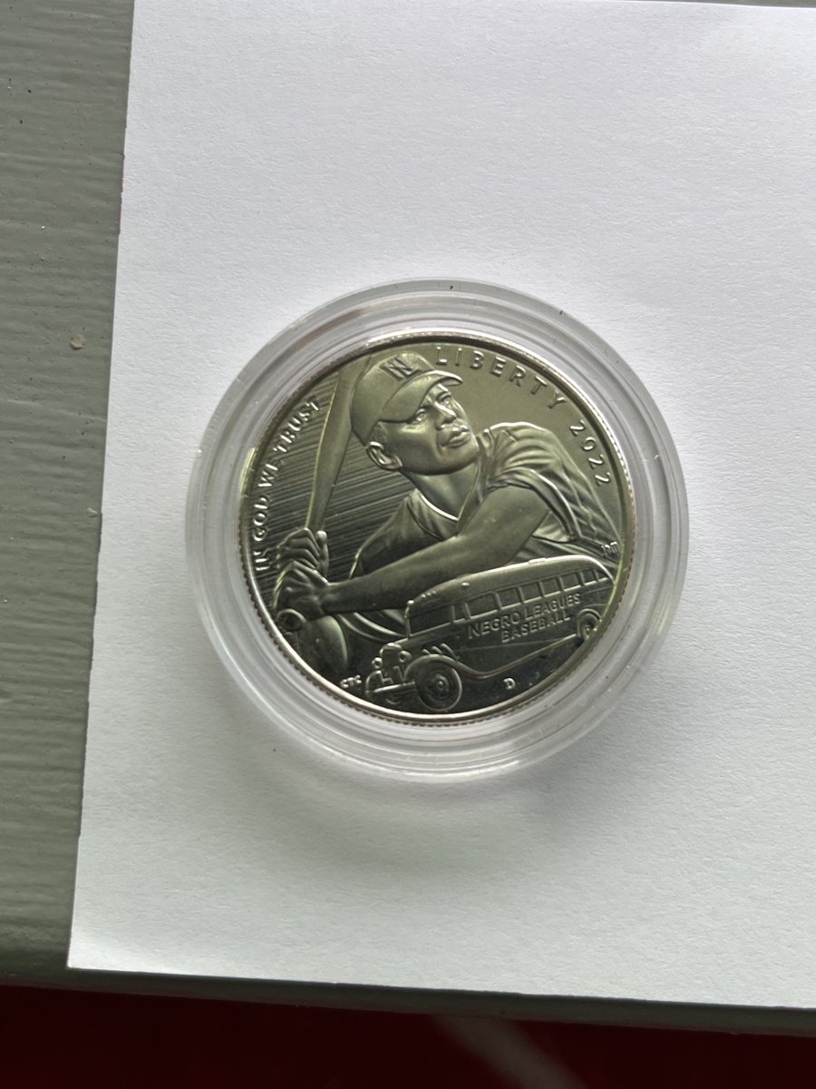 philsfanatic's tweet photo. Look what I got today. What a beauty. Proud to support @NLBMuseumKC #commerativecoin @nlbmprez @BLC_NLB @NegroLeagueFilm @NegroLeagueMan @negroleaguers @NegroLeagueBall https://t.co/UA4VCaqL67