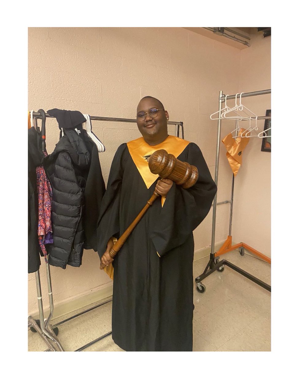 leapheartsclas1's tweet photo. so grateful to be in the 2022 tap class of Mortar Board! Here’s to the Friars 🤩

grateful to all my family and friends, especially @19eduswag14, @xtommmy, @MUCEHDBridge, @MizzouEdNABSE, @MizzouEducation! https://t.co/lF7nAP8vOH