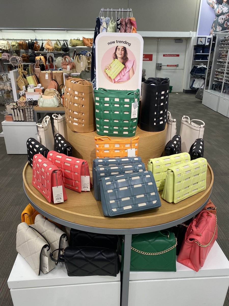 This zone is on fire 🔥 Can we just take a moment to appreciate accessories DBO Annabelle’s VMG execution 🤩🤩 Great job Annabelle!! #targetstyle #accessoriesfordays