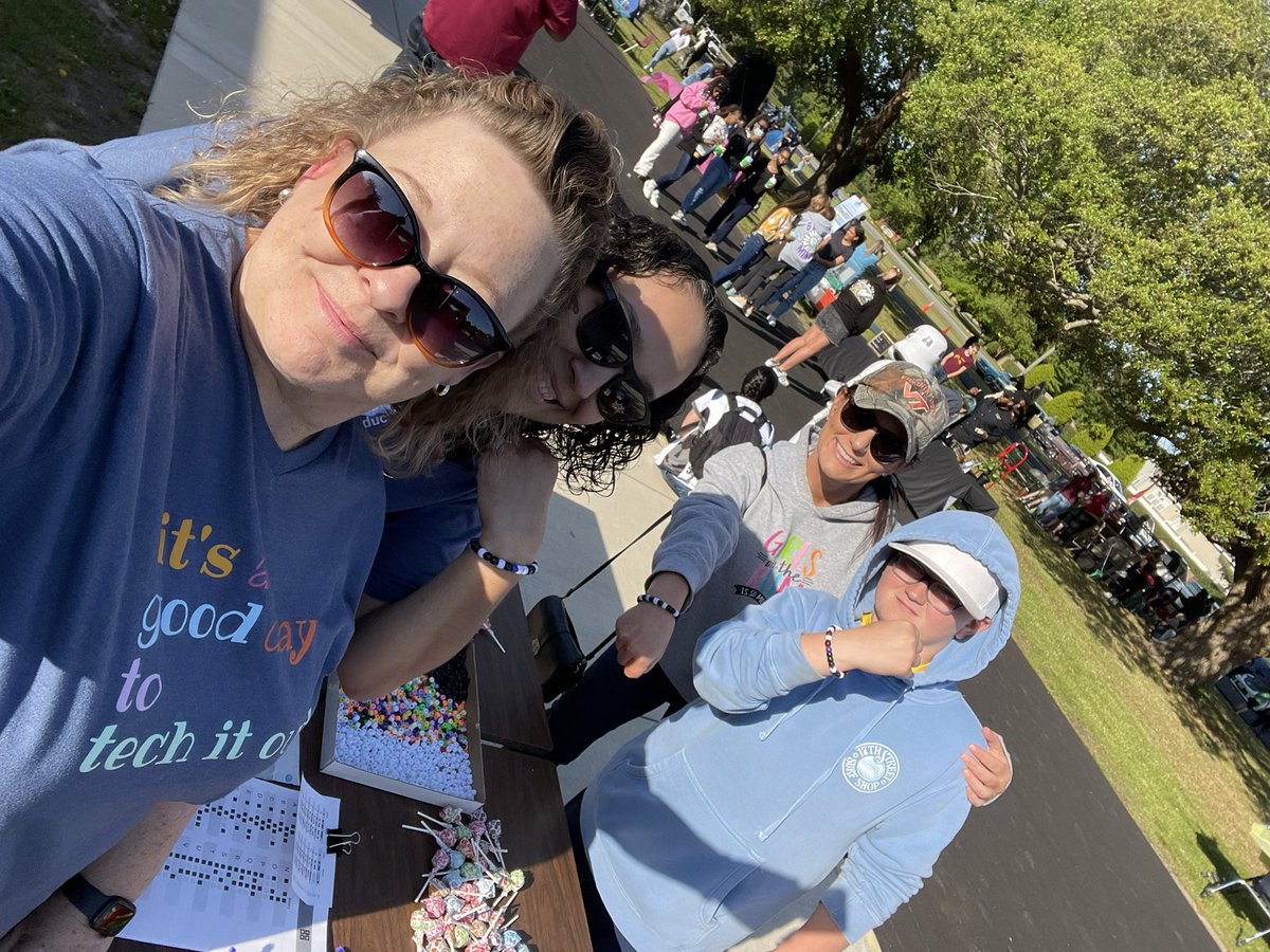 tech_sps's tweet image. Excited to be at the @ChargersJyms Spring Festival! #edutechcoach #codingunplugged