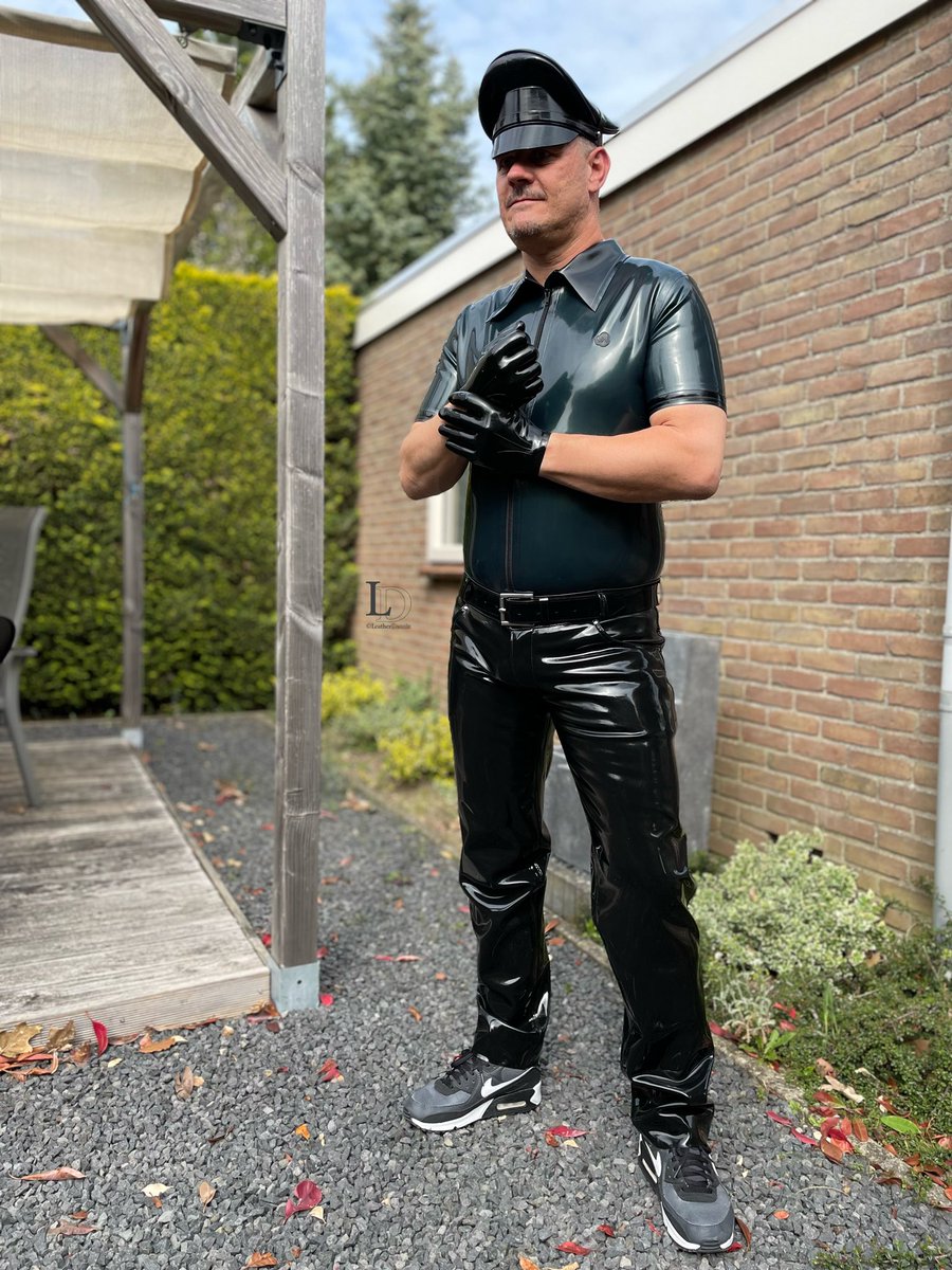 Leather Dennis tweet media