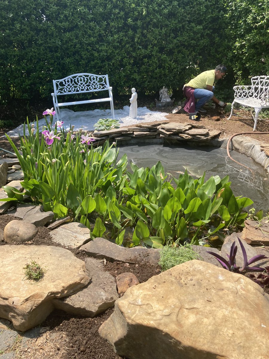 PatCothamMeck's tweet photo. #RealtorCareDay showcases the awesome realtors who not only sell homes and businesses but care about people enjoying their home. @canopyrealtor @REBIC is sprucing up @hopehaveninc with a serenity garden, community gardens #FlowersGalore #RealtorsRock #RealtorsCareAboutCommunity https://t.co/I4Q3fsConR