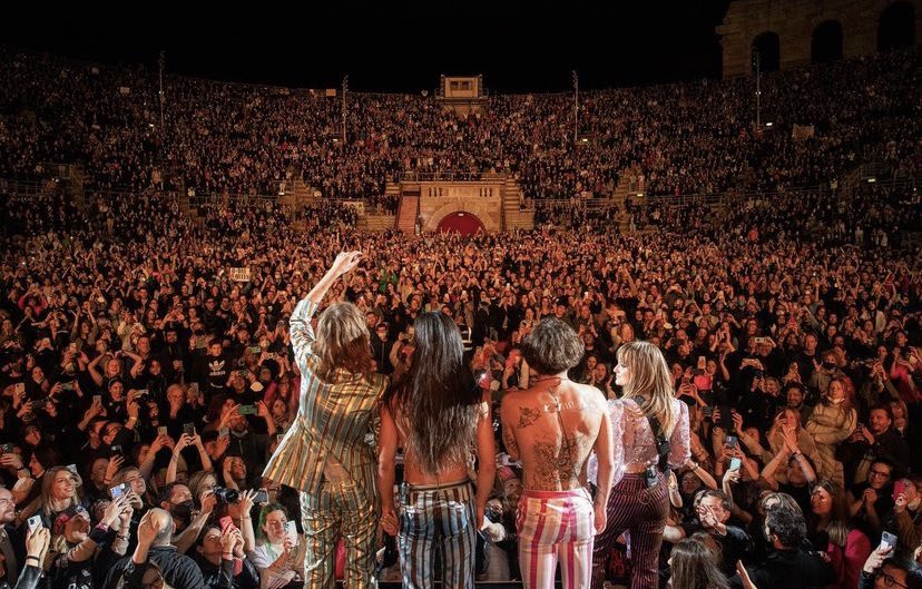 zittieangelis's tweet image. they rule the world 💗