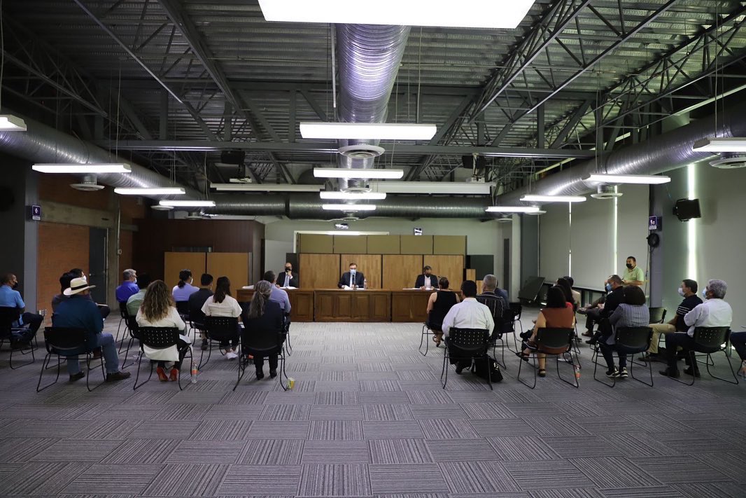 cuci_oficial's tweet photo. Sesión Extraordinaria del Consejo de Centro Universitario del #CUCiénega, desde el Auditorio Dr. Jesús Mario Rivas Souza de la Biblioteca Mediateca "Fernando del Paso".

#TuEspacio #TuUniversidad https://t.co/kiYa65Jx5L