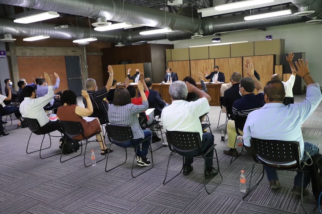 cuci_oficial's tweet photo. Sesión Extraordinaria del Consejo de Centro Universitario del #CUCiénega, desde el Auditorio Dr. Jesús Mario Rivas Souza de la Biblioteca Mediateca "Fernando del Paso".

#TuEspacio #TuUniversidad https://t.co/kiYa65Jx5L