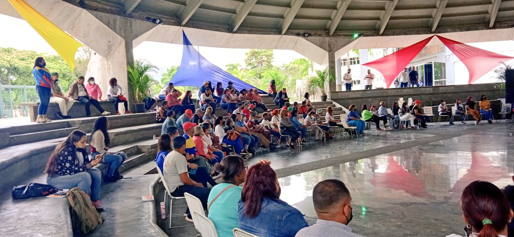 RigelSergent's tweet photo. #29Abr | Desde el Congreso Nacional de Hábitat y Vivienda ( 3er Congreso), en defensa de la Gran Misión Vivienda Venezuela, porque la vivienda sea un derecho y no una mercancía, y por potenciar la capacidad del pueblo para construir el hábitat y vivienda digna https://t.co/gplGq0I6Ou
