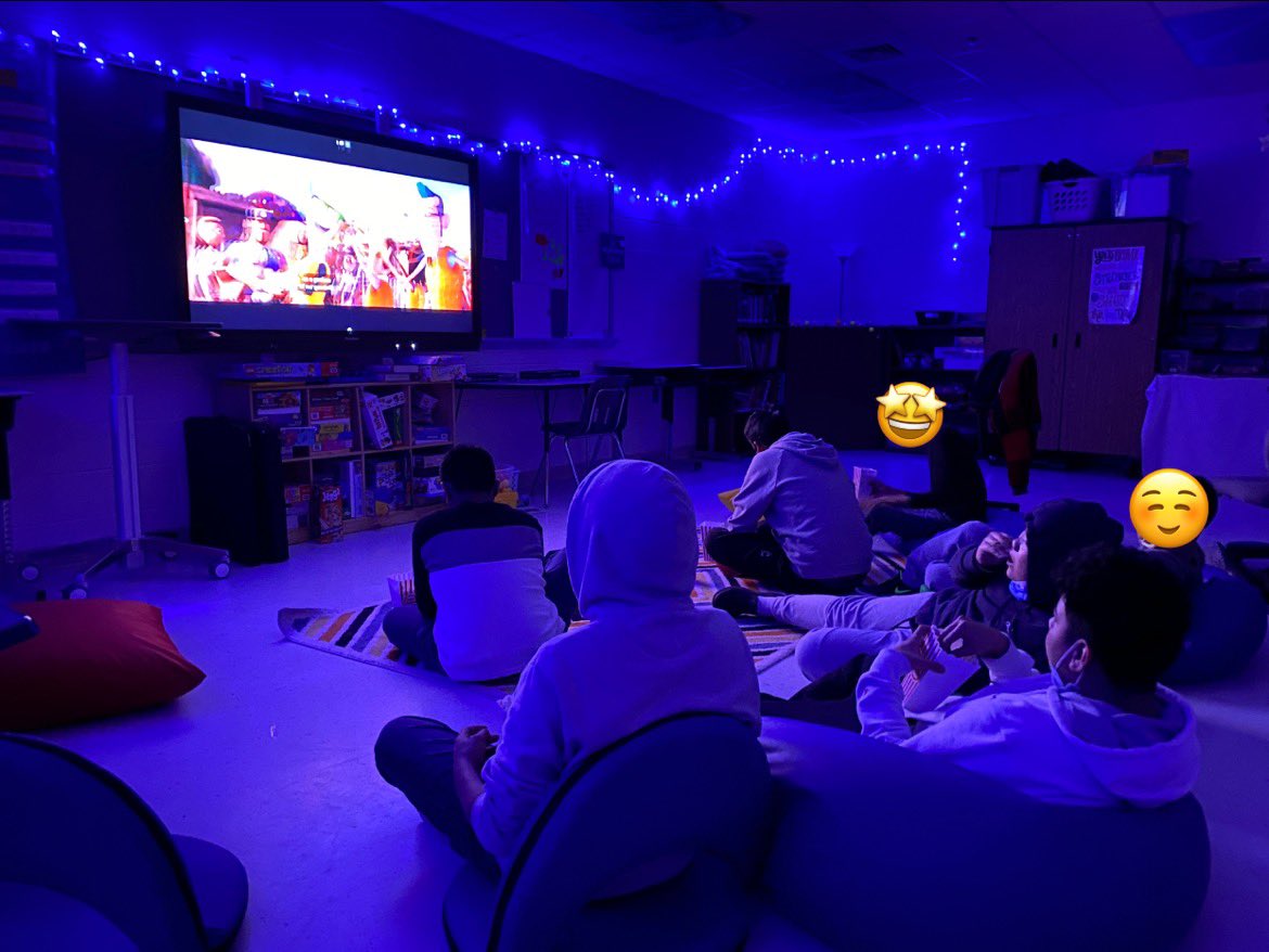 MsGriffin18's tweet photo. We’ve been learning about making a budget in class so today we “went” to the movie theater to practice budgeting our money! https://t.co/4Ow9fFXja9
